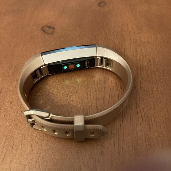 Fitbit Alta HR Activity Tracker FB408 Gold No Charger Tested Working Ships Fast - Picture 3 of 7